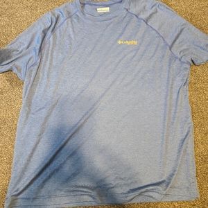Columbia t shirt